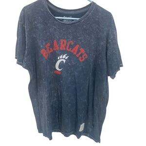 The original Retro Brand Bear Cats University of Cincinnati XL crew neck short s